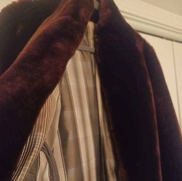 Fur Coat - Picture 8 of 9